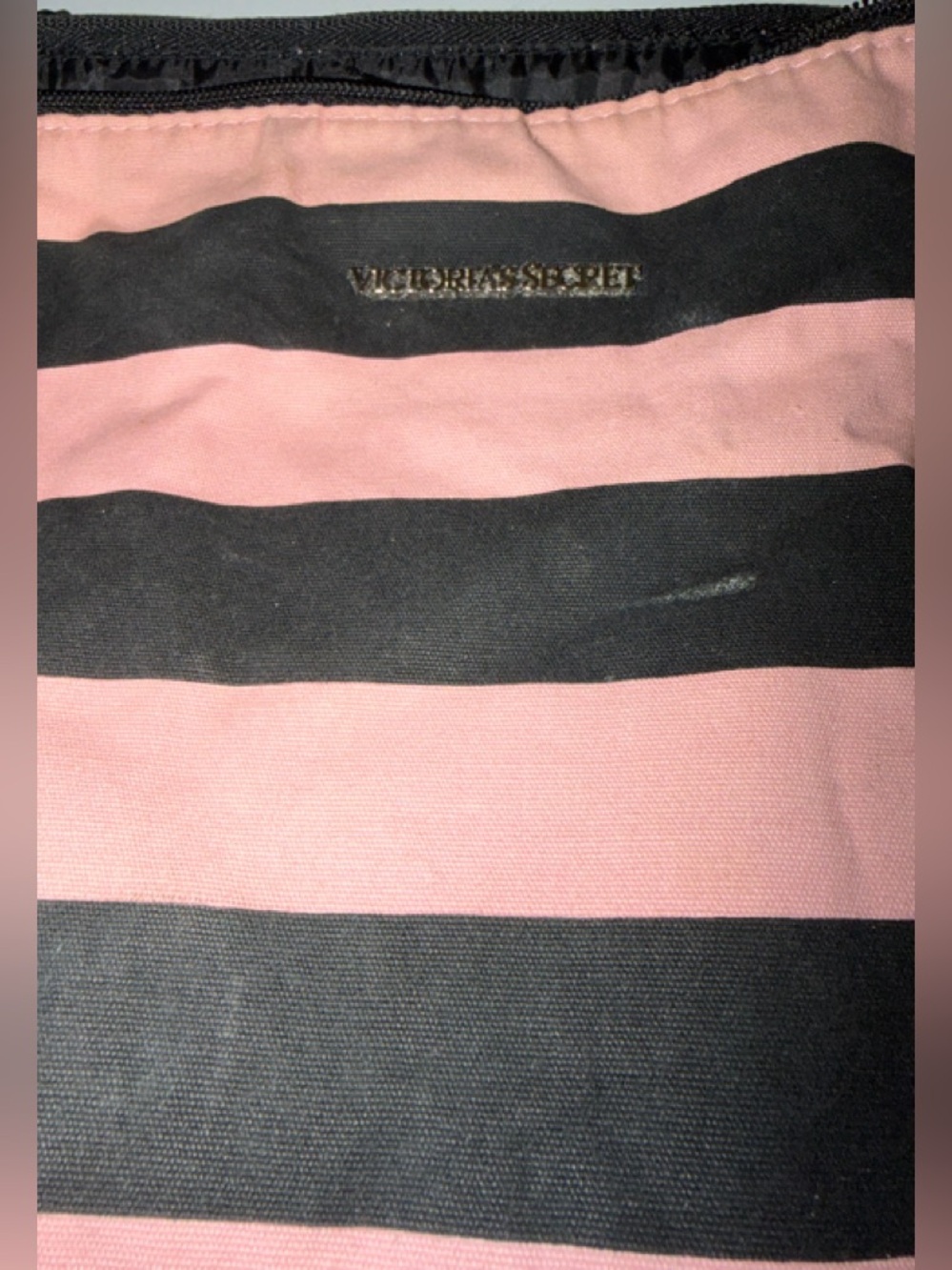 Victoria secrets duffle - Picture 2 of 8